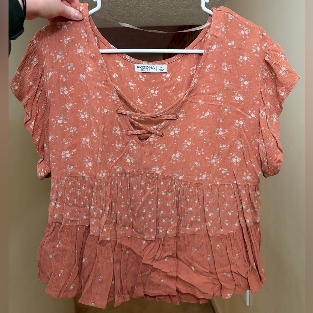 Arizona Jean Company Women's Rust Floral Blouse (Flowy)